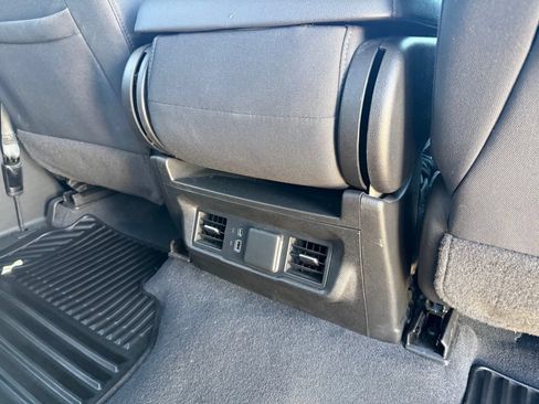 Used 2022 Chevrolet Silverado 1500 LT AWD/4WD image 20