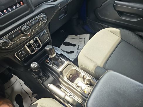 Used 2019 Jeep Wrangler Unlimited Sport S AWD/4WD image 22