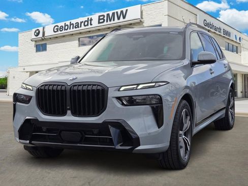 New 2026 BMW X7 xDrive40i w/ Executive Package image 3