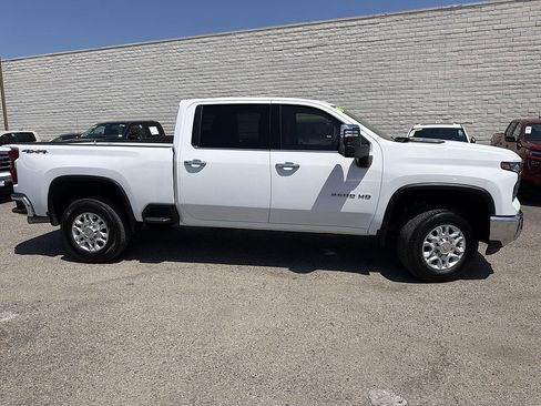 Used 2024 Chevrolet Silverado 2500 LTZ AWD/4WD image 4