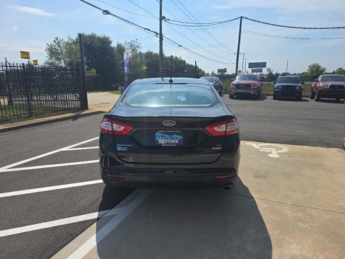 Used 2016 Ford Fusion SE image 5