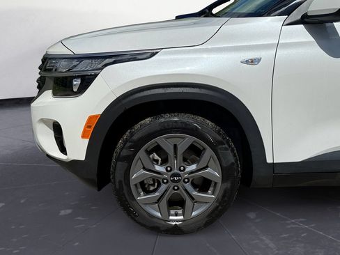 Used 2025 Kia Seltos LX AWD/4WD image 15