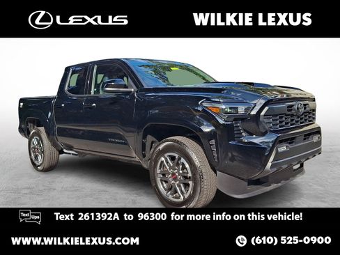 Used 2025 Toyota Tacoma TRD Sport AWD/4WD image 1