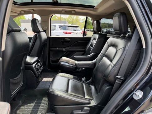 Used 2022 Lincoln Aviator AWD w/ Premium Package image 16