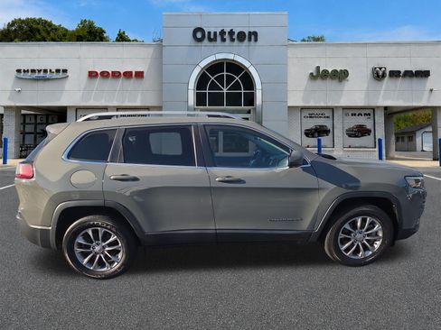Certified 2021 Jeep Cherokee Latitude Lux w/ Comfort/Convenience Group AWD/4WD image 2