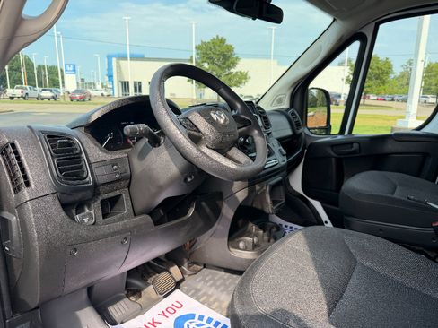 Used 2023 RAM ProMaster 2500 FWD image 24