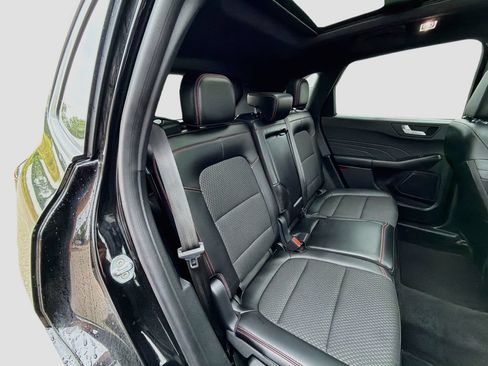Used 2024 Ford Escape ST-Line w/ Tech Pack #1 AWD/4WD image 29
