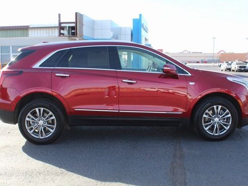 Used 2023 Cadillac XT5 Premium Luxury w/ Technology Package image 2