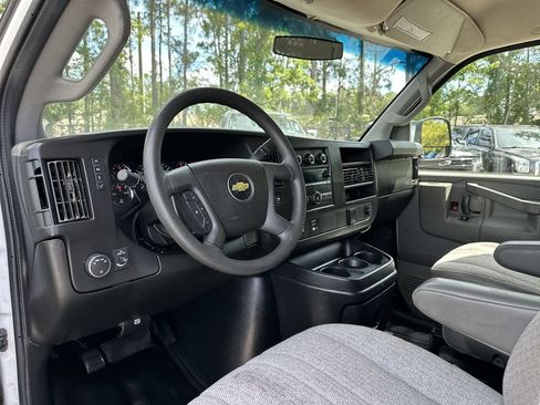 Certified 2017 Chevrolet Express 2500 w/ Express Access Plus Package RWD image 10