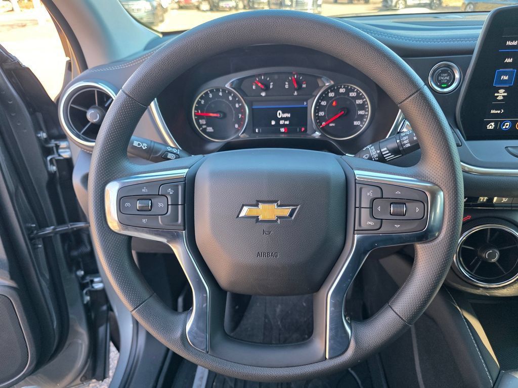 New 2025 Chevrolet Blazer LT w/ LPO, Floor Liner Package FWD image 17