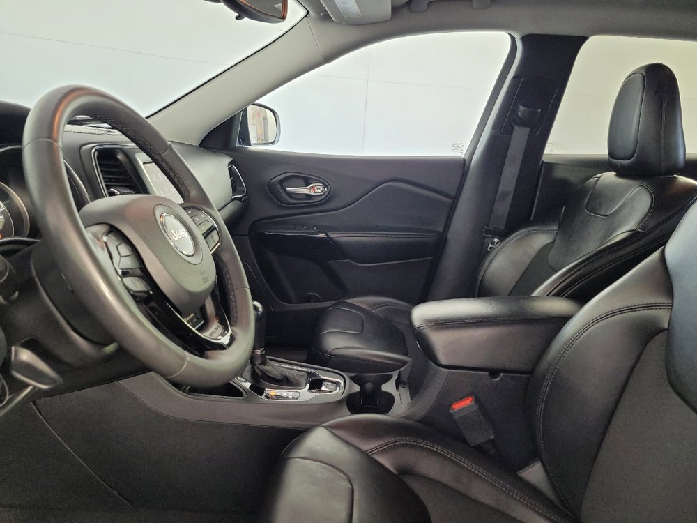 Used 2021 Jeep Cherokee Latitude Plus FWD image 17