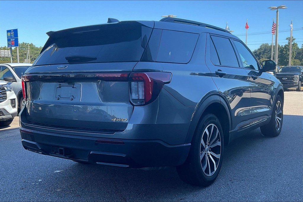 Used 2025 Ford Explorer ST-Line AWD/4WD image 6