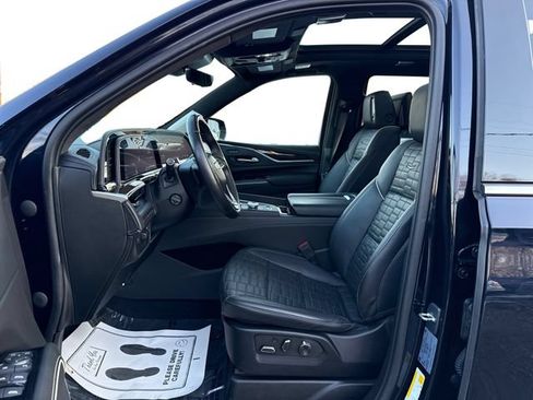 Used 2023 Cadillac Escalade Premium Luxury Platinum AWD/4WD image 10