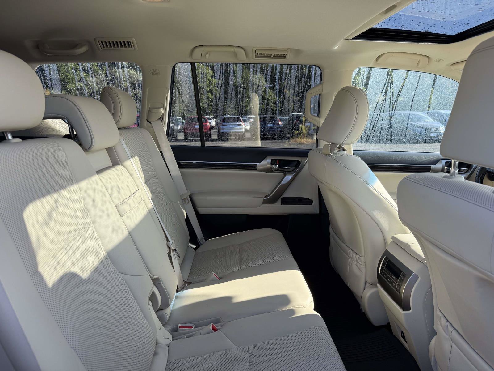Used 2021 Lexus GX 460 Premium w/ Premium Package AWD/4WD image 16
