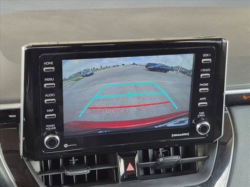Used 2021 Toyota Corolla LE FWD image 13