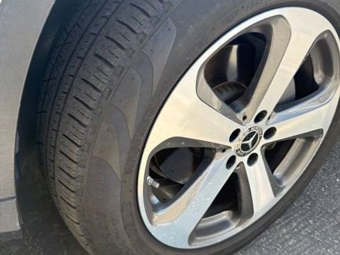 Used 2019 Mercedes-Benz GLC 300 image 3