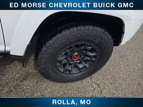 Used 2022 Toyota 4Runner TRD Off-Road Premium image 11