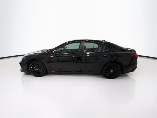 Used 2025 Toyota Camry SE FWD image 4