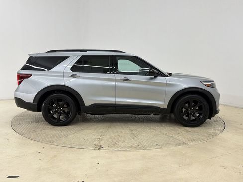 Used 2023 Ford Explorer ST-Line w/ Class IV Trailer Tow Package RWD image 8