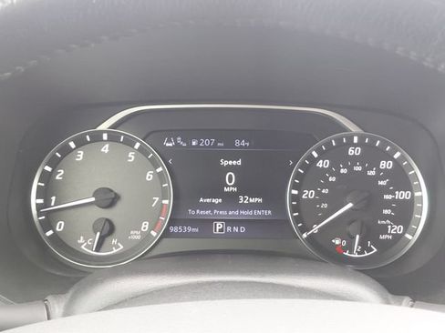Used 2022 Nissan Frontier SV w/ Technology Package RWD image 27