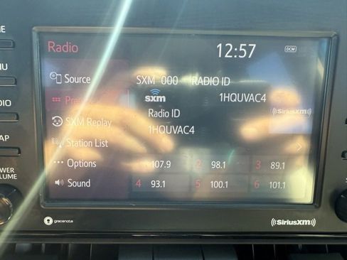 Used 2020 Toyota RAV4 XLE Premium image 23