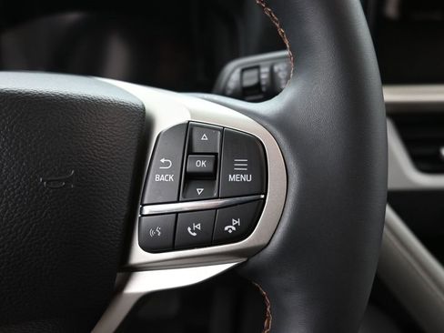 New 2025 Ford Explorer Active w/ Active Comfort Package image 18