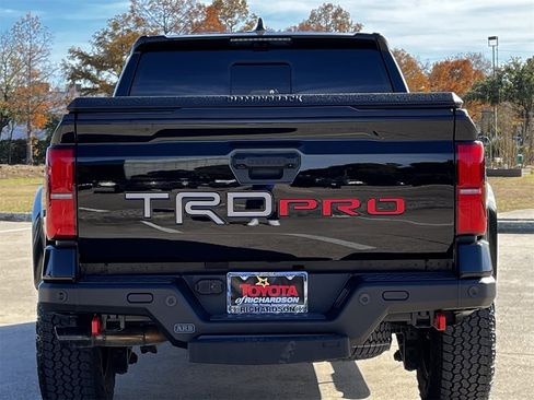 Used 2025 Toyota Tacoma TRD Pro image 5