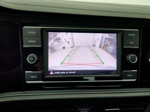 Used 2024 Volkswagen Jetta SE image 20