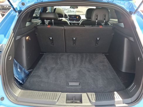 Certified 2024 Chevrolet Trax RS w/ Sunroof Package FWD image 27