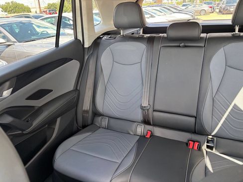 Used 2026 Volkswagen Tiguan SE AWD/4WD image 40