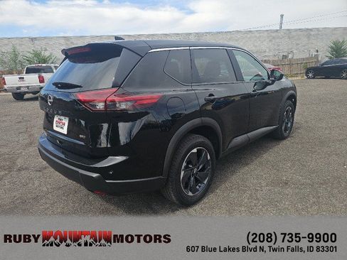 Used 2025 Nissan Rogue SV AWD/4WD image 7