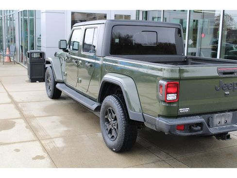 Certified 2021 Jeep Gladiator Willys image 7