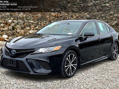 Used 2019 Toyota Camry SE w/ Sunroof Package
