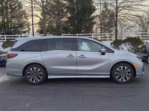 New 2026 Honda Odyssey Elite image 3