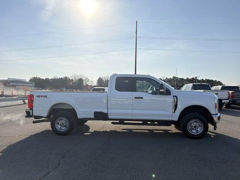 Certified 2025 Ford F250 XL w/ XL Chrome Package image 4