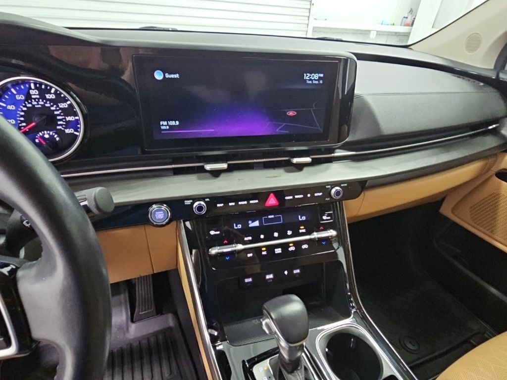 Used 2022 Kia Carnival EX FWD image 13