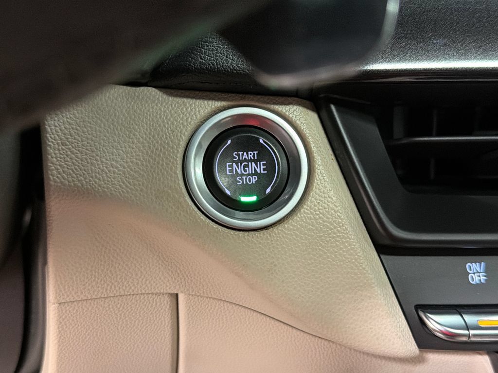 Used 2021 Cadillac CT4 Premium Luxury RWD image 39
