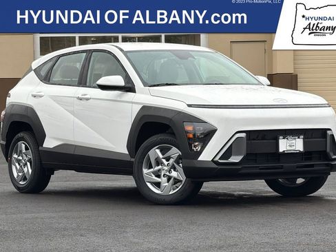 New 2026 Hyundai Kona SE image 1