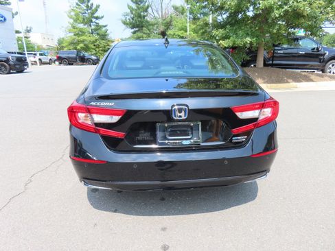Used 2022 Honda Accord Touring image 6