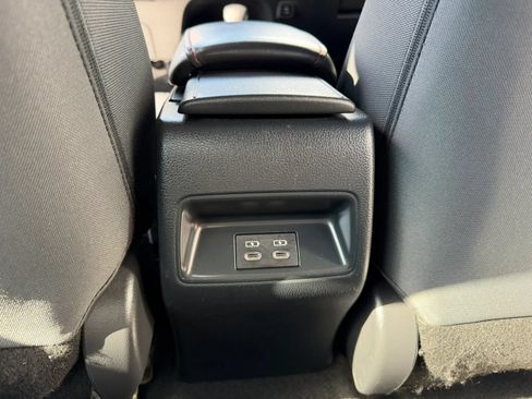 Used 2023 Toyota Corolla SE FWD image 37