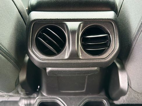 Used 2020 Jeep Wrangler Unlimited Sport image 18