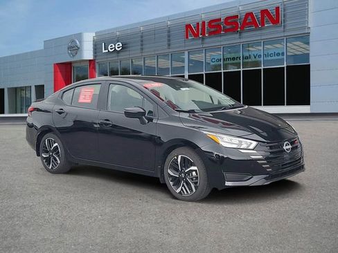 Certified 2025 Nissan Versa SR w/ Trunk Package FWD image 1