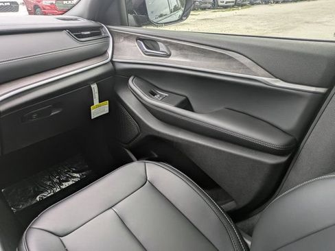 New 2026 Jeep Grand Cherokee L Limited w/ Limited Altitude Package RWD image 20