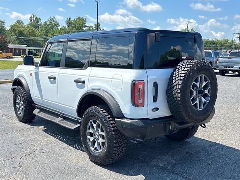 Used 2025 Ford Bronco Badlands w/ Black Appearance Package AWD/4WD image 5