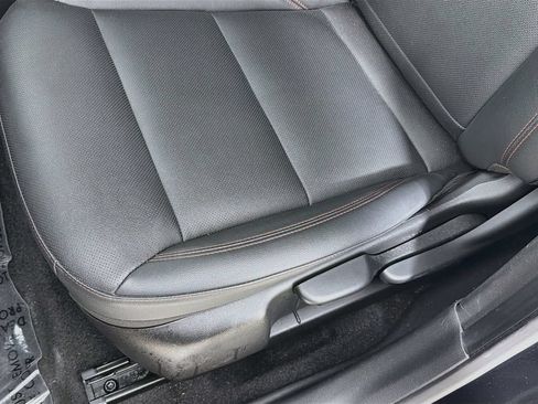 Used 2024 Chevrolet Trax RS w/ Sunroof Package FWD image 18