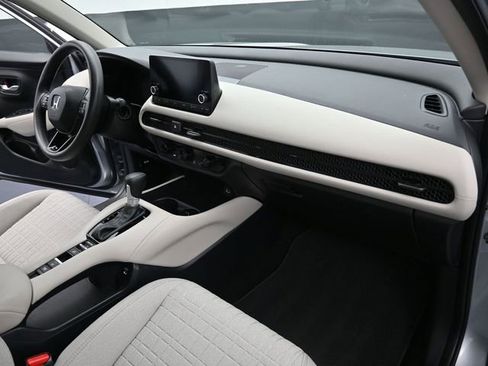 Certified 2024 Honda HR-V LX image 16