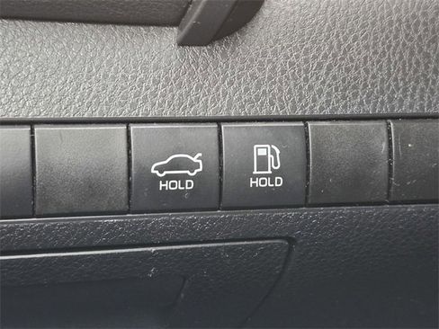 Used 2019 Toyota Camry SE image 24