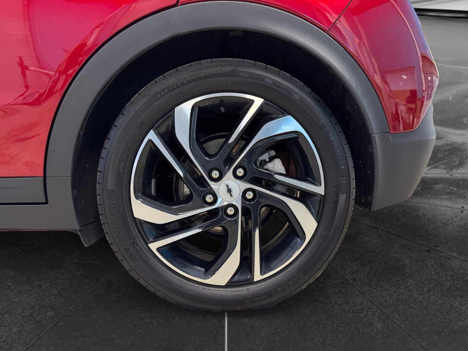 Used 2023 Chevrolet Bolt LT w/ Infotainment Package FWD image 32