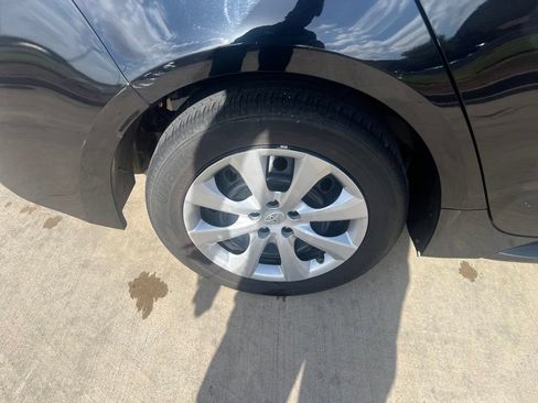 Used 2024 Toyota Corolla LE FWD image 17