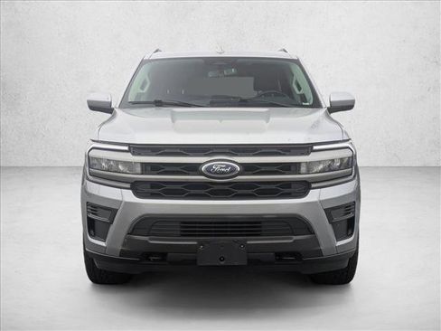Used 2024 Ford Expedition XLT image 8